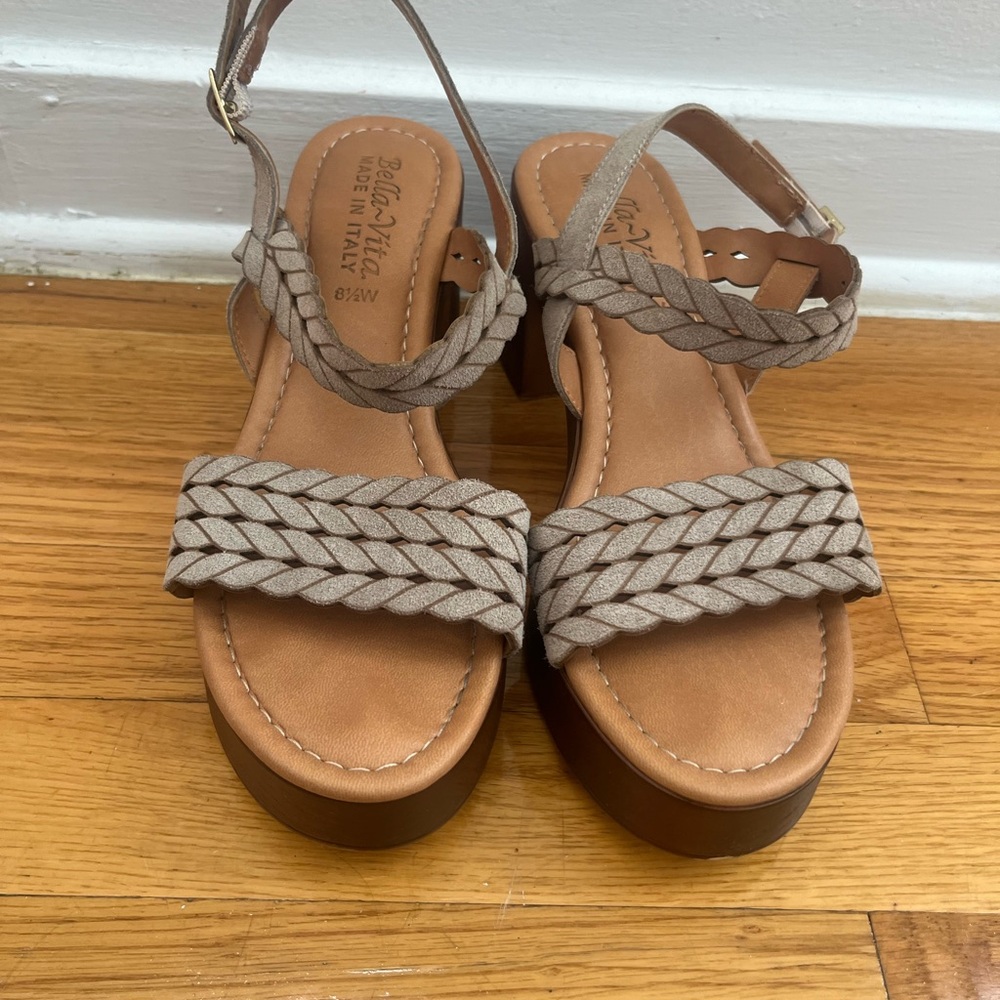Bella Vita platform block heels 8 1/2 W - Picture 3 of 14